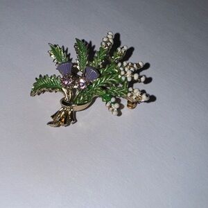 EXQUISITE Vintage Scottish Lucky Heather Brooch Hand Painted with Cold Enamel.